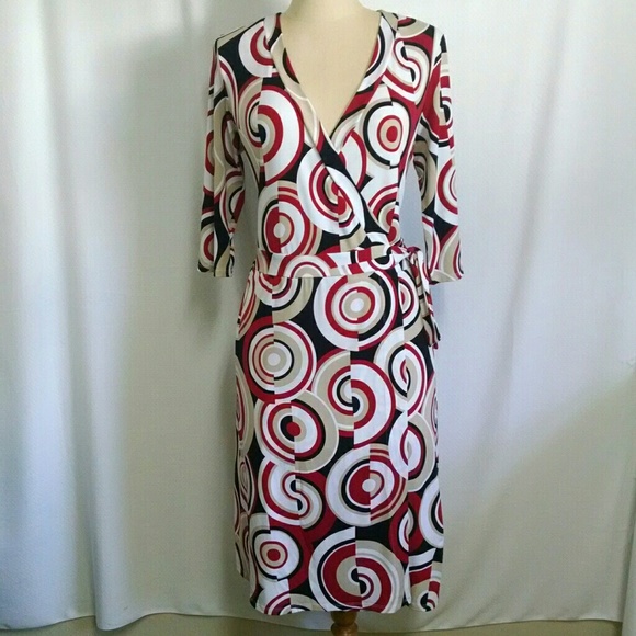 Bisou Bisou Dresses & Skirts - Bisou Bisou wrap dress size 10